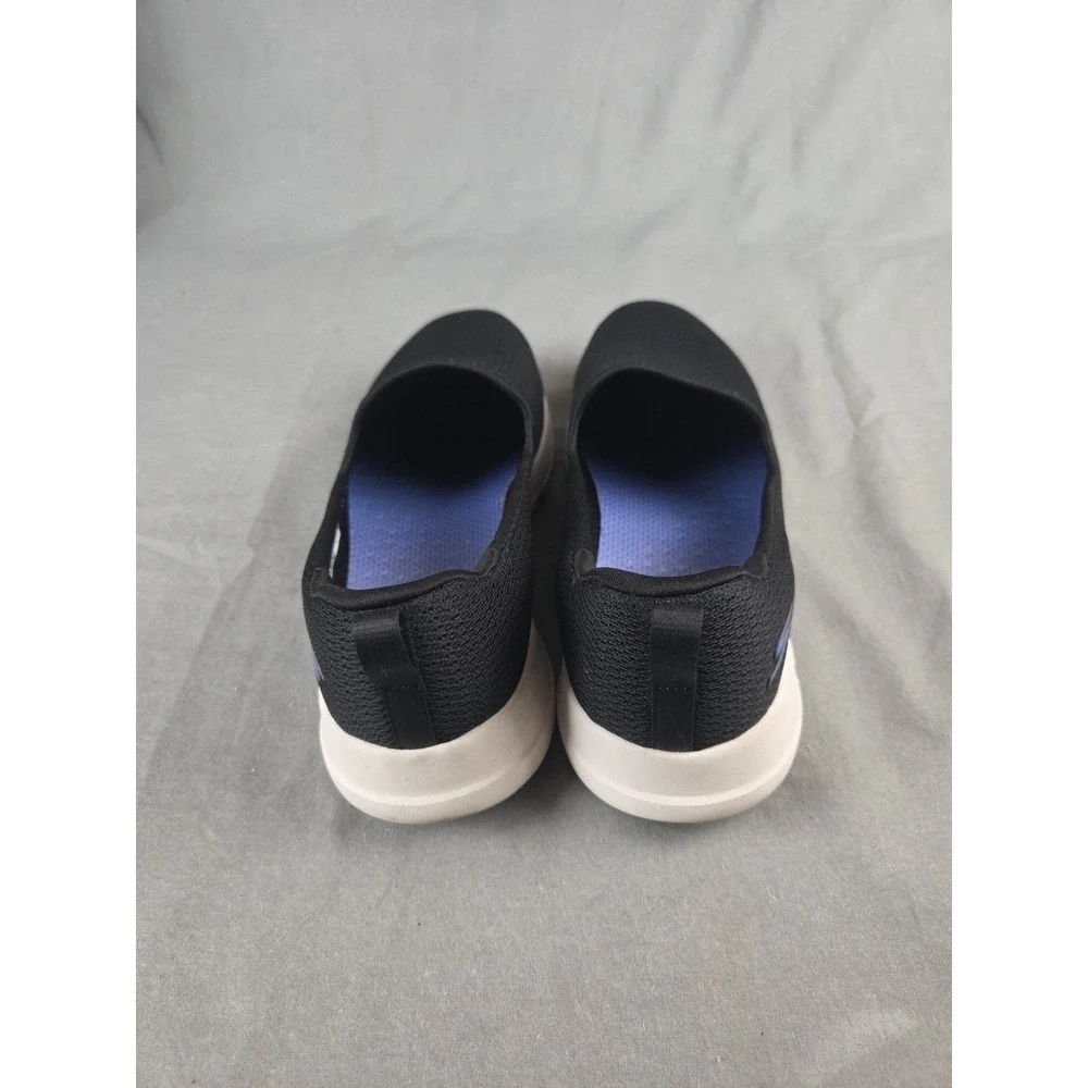 Skechers go walk